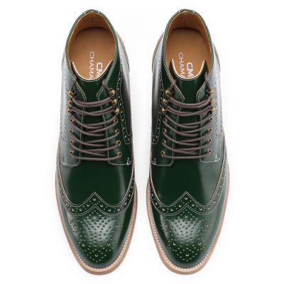 Shell Cordovan Botas con alzas- Botas de tacón alto Brogue verde - Botas WingTip hechas a mano para hombres 9CM